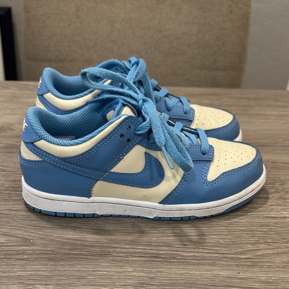 Nike Kids Sneakers in Blue and Cream